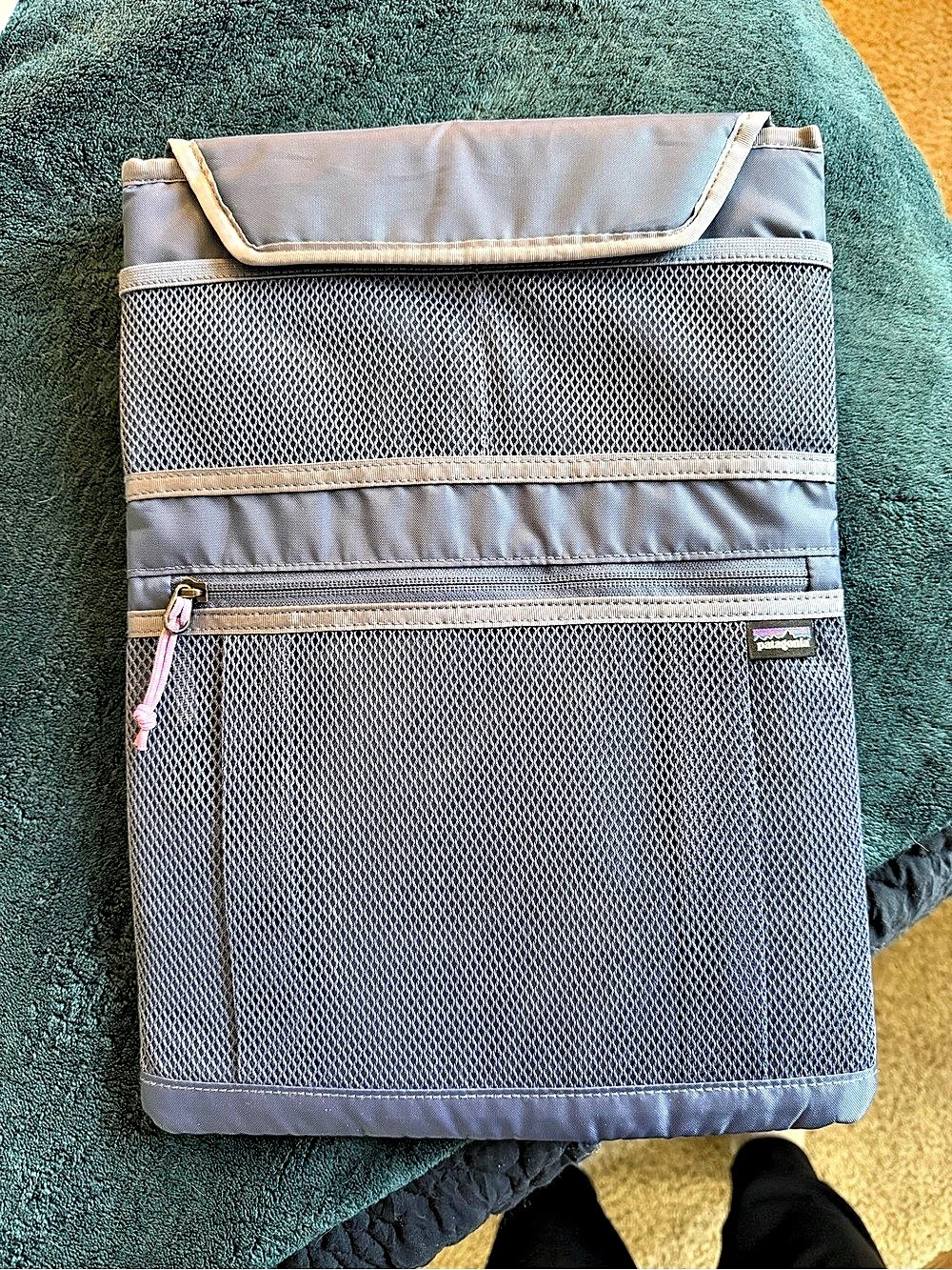 Patagonia Padded Laptop Sleeve Case Backpack in purple